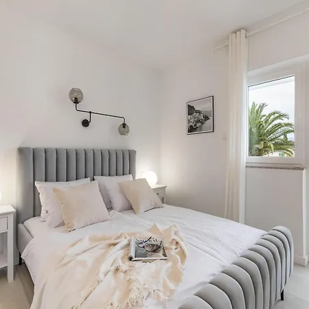Apartment Attractive In Slatine