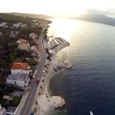 Apartment Attractive In Slatine Trogir
